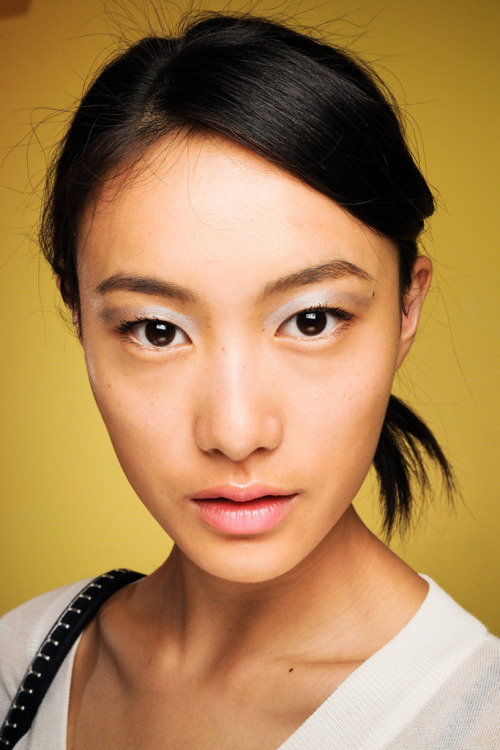 Shu Pei backstage at 3.1 Phillip Lim Spring 2012