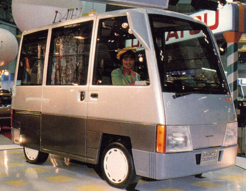 carsthatnevermadeit:  Daihatsu HiJet Dumbo, 1989. A boxy concept van based on the production HiJet m
