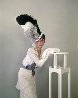 lanky-brunettes-with-wicked-jaws:Audrey Hepburn photographed for My Fair Lady (1964)