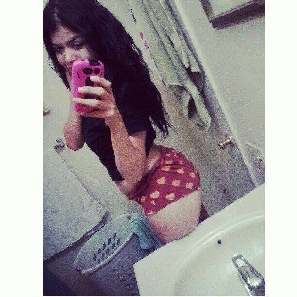 exgflatinascuties:  Ohhh shes a nice one! But a cheater can’t stand cheaters!!