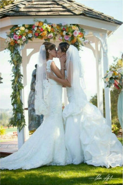 femmebeautysensual:   Ashley and Angelas’s amazing Santa Cruz wedding ph Colson Griffith  