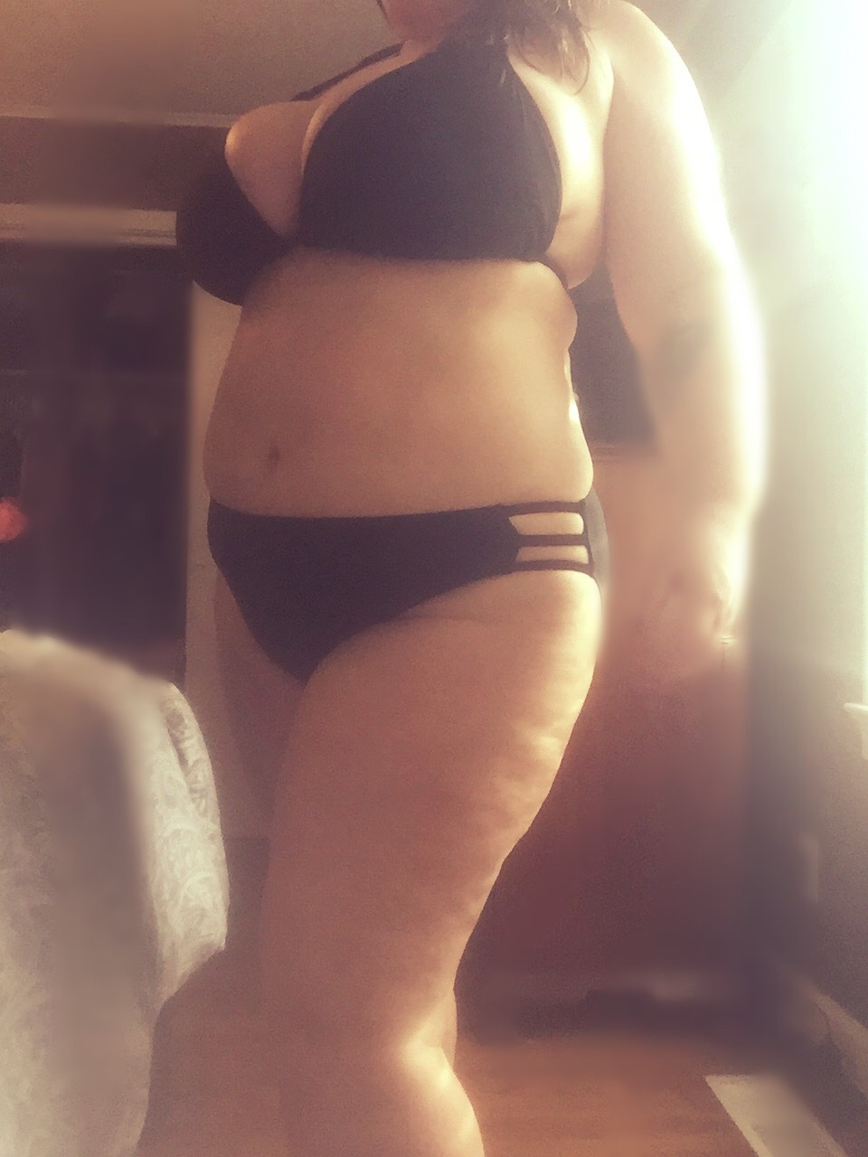 acurvygirlinpink:  3rd time I’ve tried posting this! 🙄Happy New Year!! 😎🎉🍻🍹