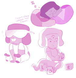 kira-97:  This one is to jen-iii for having the coolest Garnet centered blog I’ve ever seen.Here, have baby Garnet.