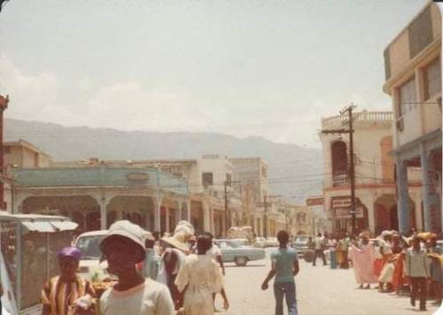 haitiancultureblog:Haiti 1970s & 1980s 🇭🇹 Ayiti Ka Bel Ankor. L’Union Fait La Force “Unity Is Strength” 🇭🇹