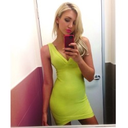 sexxxters: Hot blondie in green mini. Yum.