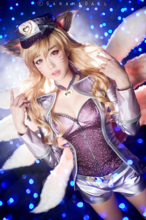 vandariwuuuuutcosplay: Character: Popstar Ahri  Game: League of Legends CN: Tomia Tomia’s blog  