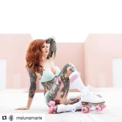 pinuppost:#Pinuppost @mslunamarie ・・・