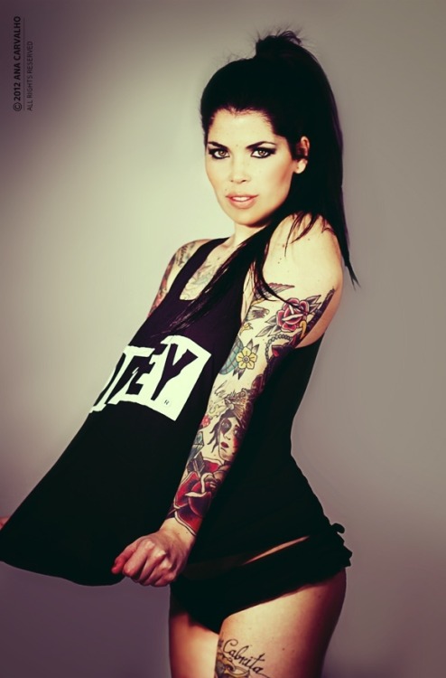 hot4tattoobabes:  Source:Sexy Inked Girlshot4tattoobabes