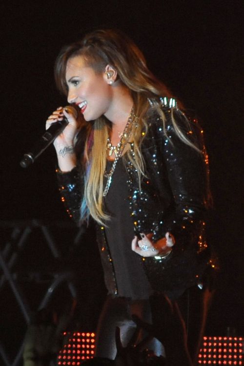 Demi in São Paulo, Brazil (04/22/14) more here