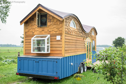 tinyhousetown:  The Pequod tiny house A 208 sq ft home shared by a family of four  