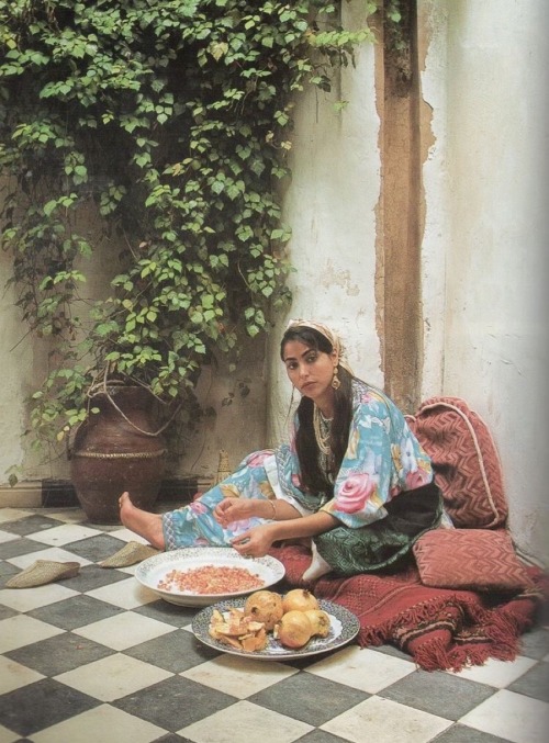 Moroccan Woman Preparing Pomegranate In Marrakesh. Photo Taken By Alan Keohane