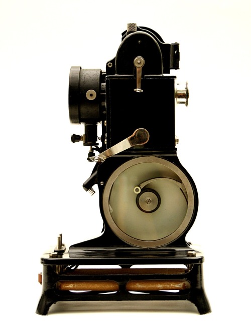 Pathé Kinlein, Silent Movie projector, 1925. Paris. Filmmuseum Wolfen. Source