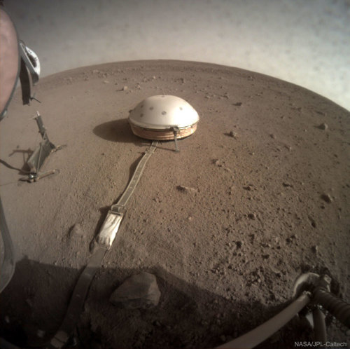 2019 June 4 SEIS: Listening for Marsquakes Image Credit: NASA, JPL-Caltech, Mars Insight Explanation