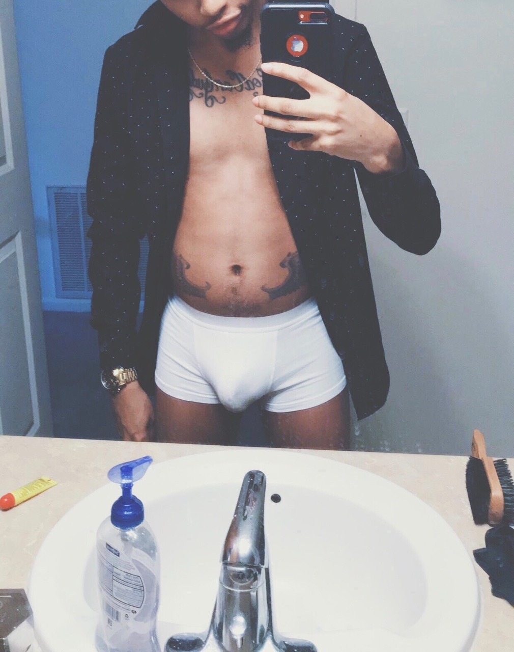 Twitter/IG: negro.suave