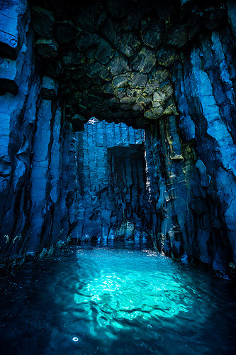 whatzyourfantazy:  Entering The Chasm