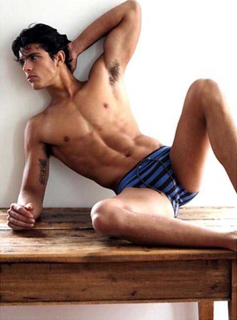 yourunlikelystudentpost:Edilson Nascimento (I)