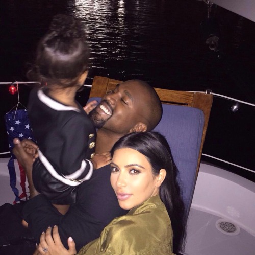 kuwkimye:  @KimKardashian: I love my family!