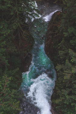 avenuesofinspiration:  The River runs through