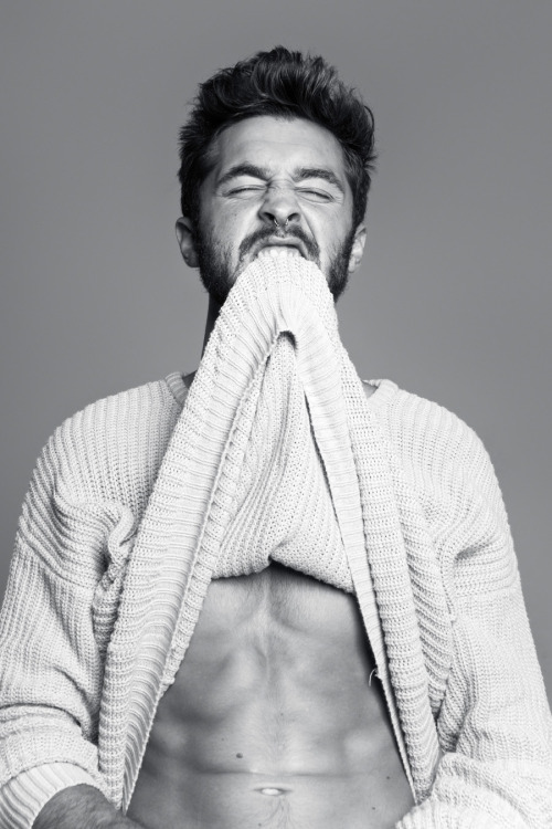 beautifulfuckingmen:  ♞