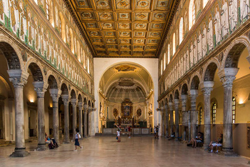 flybybee:archatlas:Le Chiese Romaniche a Ravenna Marco RavasiniThe Basilica of San Vitale is a churc