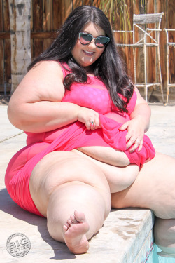 obesity-is-the-new-beauty:  ramblerpl: fatloverluis: