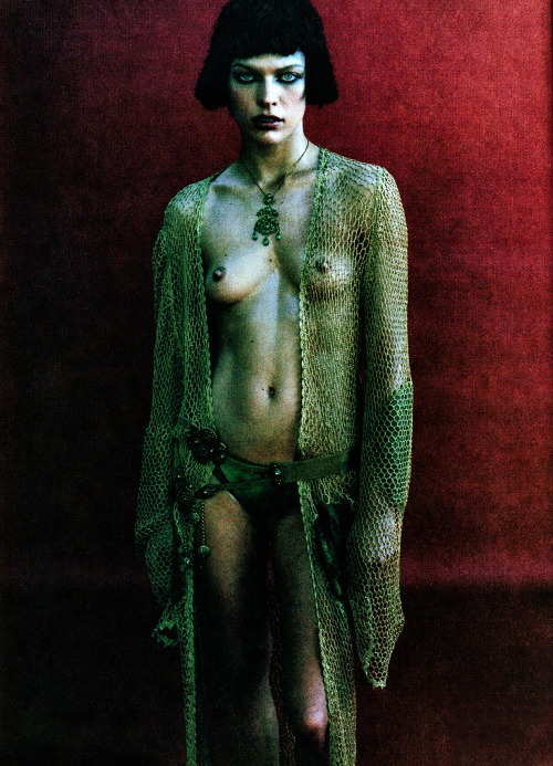 wickedlye:  milo317:  milla jovovich  Fucking love Milla 