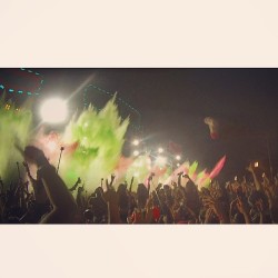 lifeincolortour:  Paint blast was pretty cool 💥🎨 #LICMiami #GoPro #FlyingCocks by alecpsuarez http://ift.tt/1ByCWcL