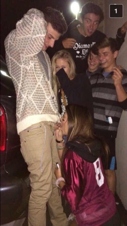 best-part-of-college:  Her friends dared adult photos