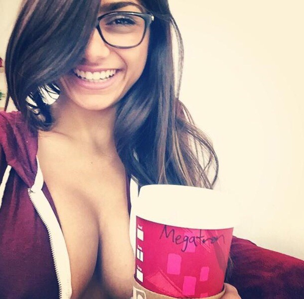 boobsandcleavage:  Boobs &amp; Cleavage
