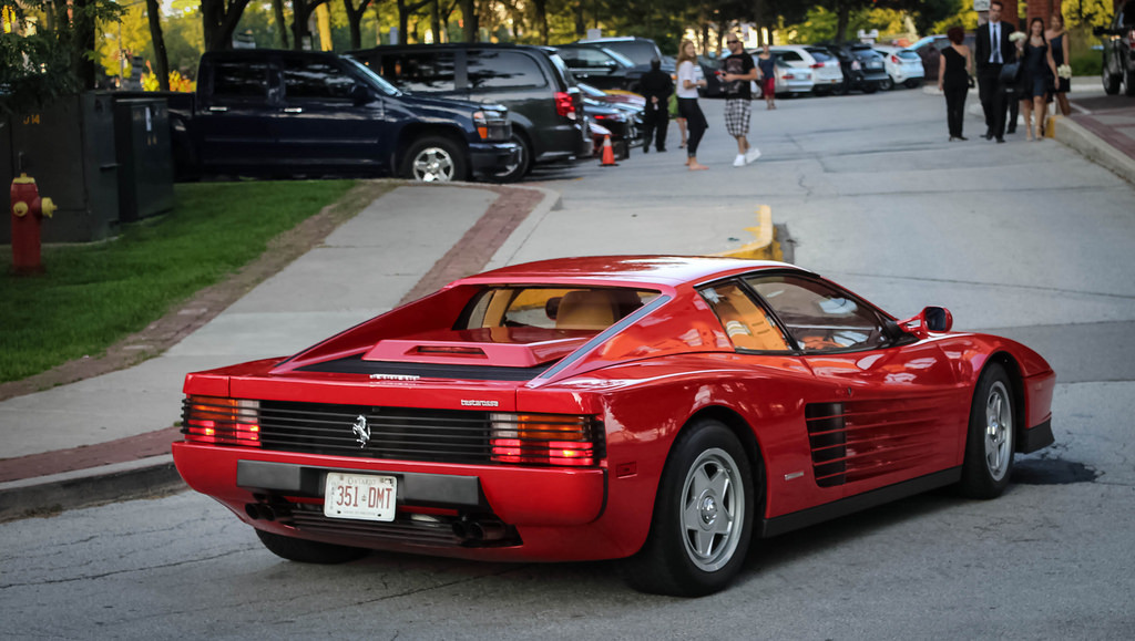 therealcarguys:  Testarossa in Burlington Ontario [3725x2105] [OC] - http://amzn.to/1bxGVMr