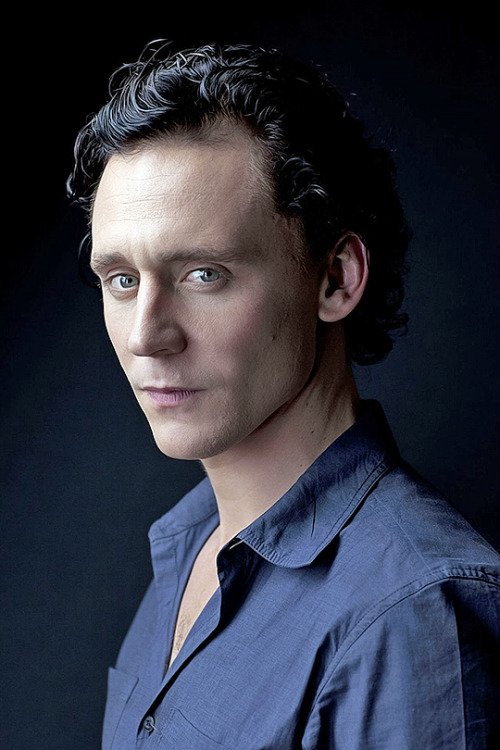 twhiddleston-pics: Tom Hiddleston photographed by Jeff Vespa (2011)