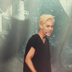 ikimjongin:  fUCKING JONGIN (╯°Д°）╯︵ /(.□ . \) 
