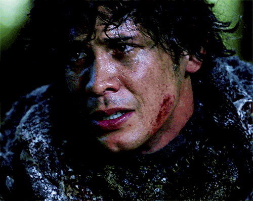bellamyblake:Some Bellamy close-ups from season 3 to show his pain