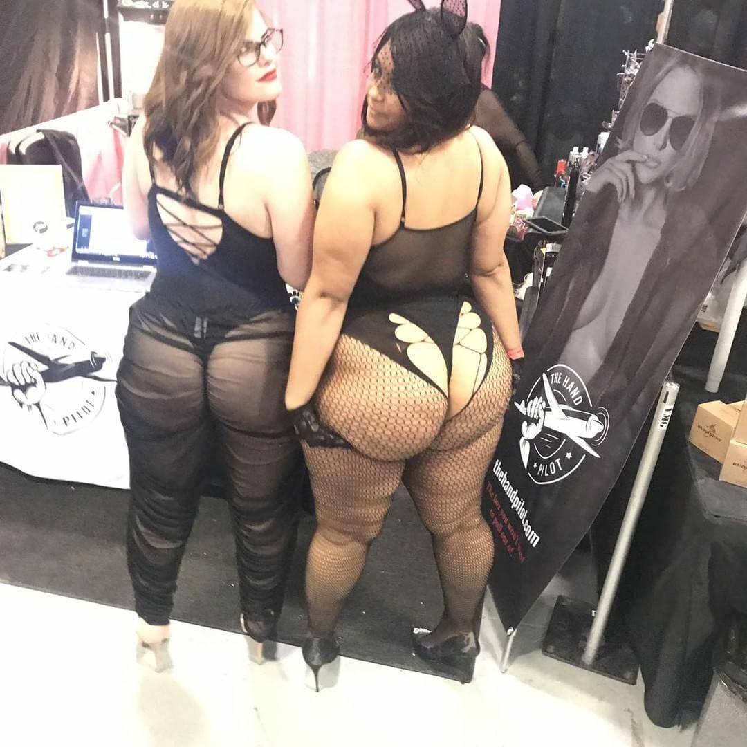 tffnydays:  OH YOU DIDNT KNOWTHOUGHT I TOLD YAH DADDY GOT EM IN ALL DIFFERENT FLAVORS