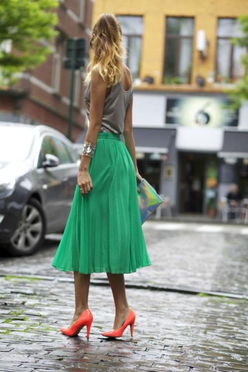 sissylikes: (via Ootd: Asos Green Skirt And Holographic Clutch … | ღ♥♥ღ Fashion