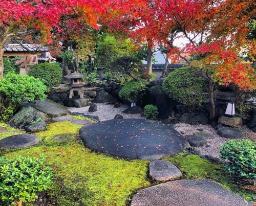 ＼おにわさん更新情報／ ‪[ 大阪府池田市 ] がんこ池田石橋苑 Ganko Ikedaishibashien Garden, Ikeda, Osaka の写真・記事を更新しました。 ーー大正時代以降