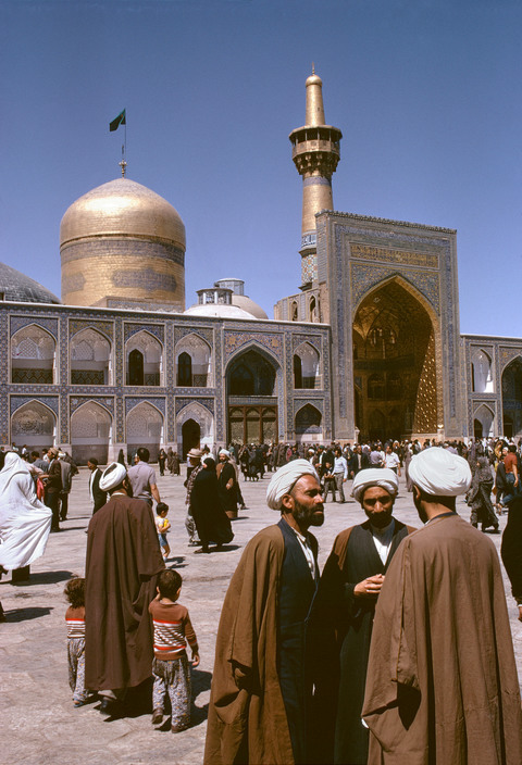 unrar:    Mashhad 1976, The Ali Reza Mosque, Iran, Bruno Barbey.
