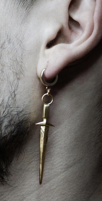 fridayiminlovemp3:dangle sword earrings my beloved <3