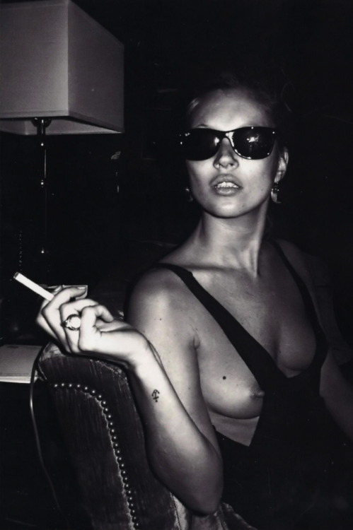 Porn photo Kate Moss having a nip slip situation.