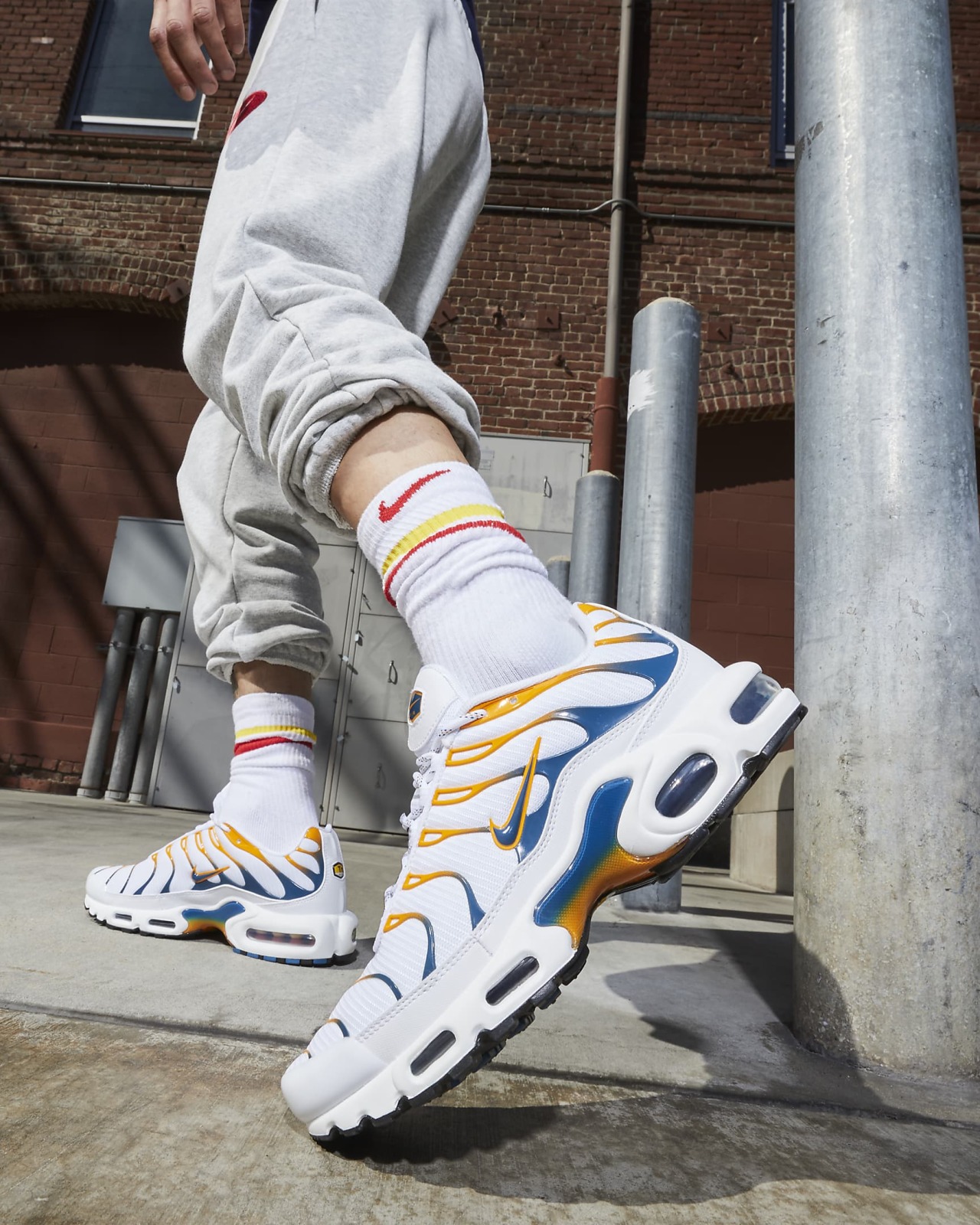 UNSTABLE FRAGMENTS - Nike Air Max Plus Nike