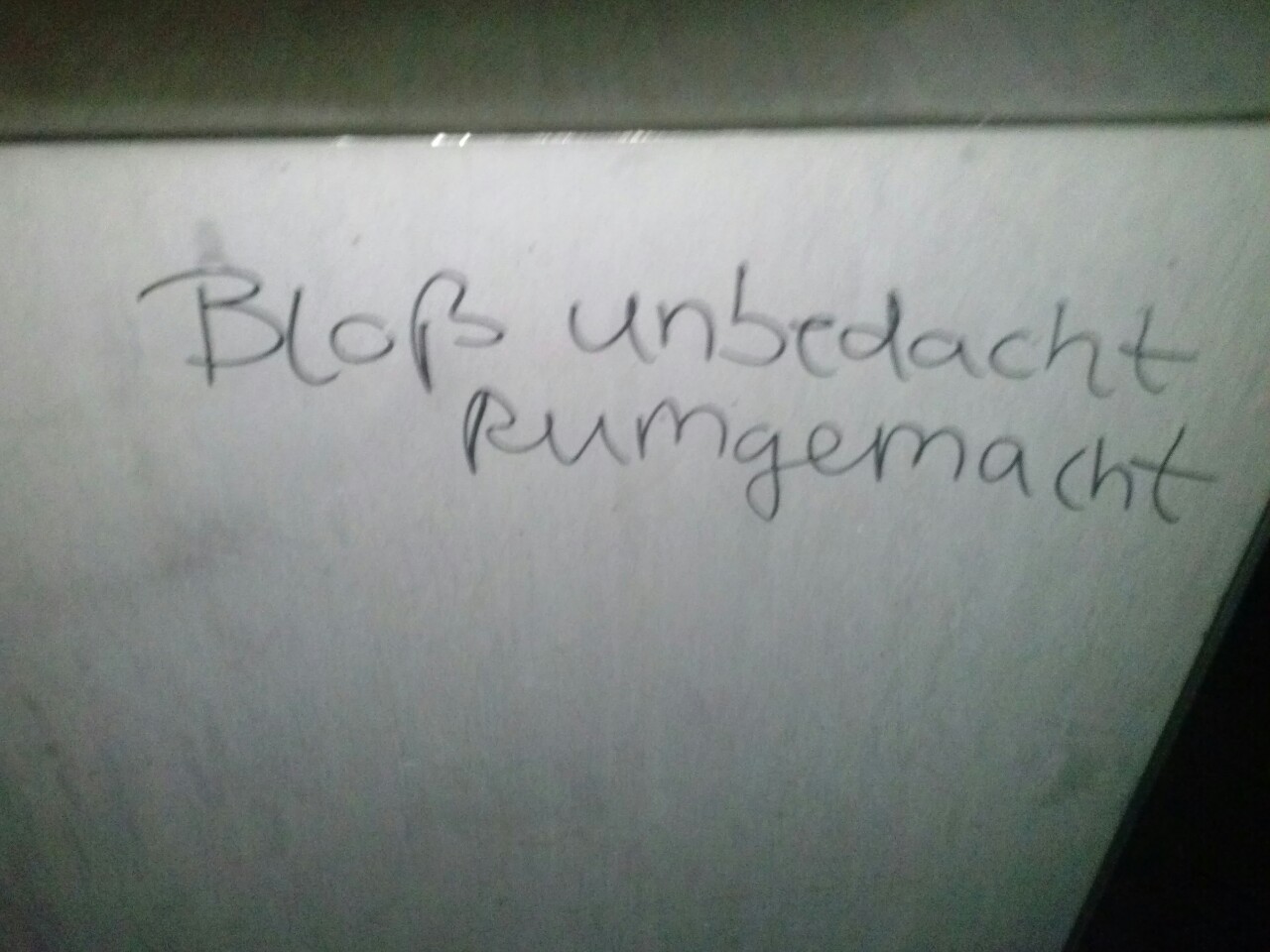 gefuehlsrisiko:  schwer dich zu verlieren wo du dich selbst nie gefunden hast   krumm