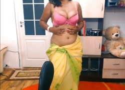 desigirlsclub:  beauty indian wife shalini