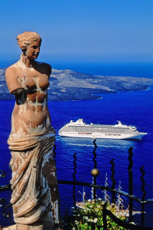 avoyatravel:Treat yourself to a luxury vacation sailing onboard Crystal Symphony to explore the spar