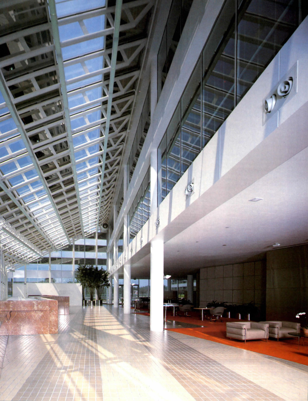 Town center mall in Boca Raton, Florida. Built in 1980 : r/80sdesign