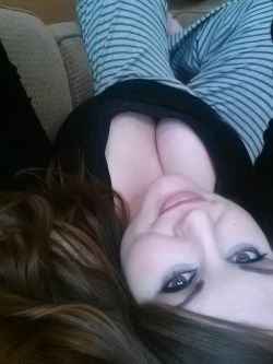 coloradokitty:  I wish I had someone to hold me while I lay in their lap. ;)