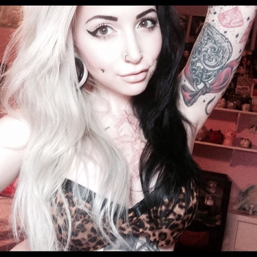 ilymorgannn:  Going out for Thirsty Thursday. 