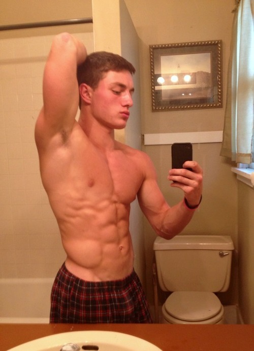 sorrygirlsisuckcock:  http://sorrygirlsisuckcock.tumblr.com/