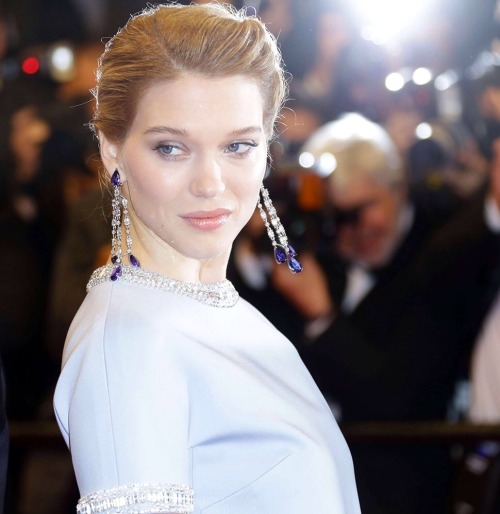 secretbeautysociety:  Léa Seydoux looked beautiful as ever in Miu Miu and a stunning pair of diamond and sapphire drop earrings by Chopard at the 68th annual Cannes Film Festival. It’s so nice to see some real red carpet glamour after the fashion