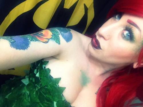 gothamswhore:  I heard you all like Ivy. ;)