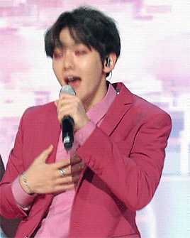 tipannies:  black haired bbh with pink eyeshadow 